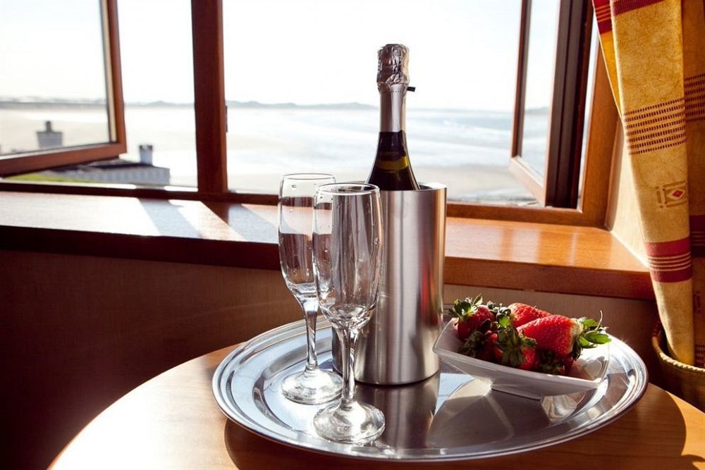 Waterfront House & Restaurant Hotel 4*