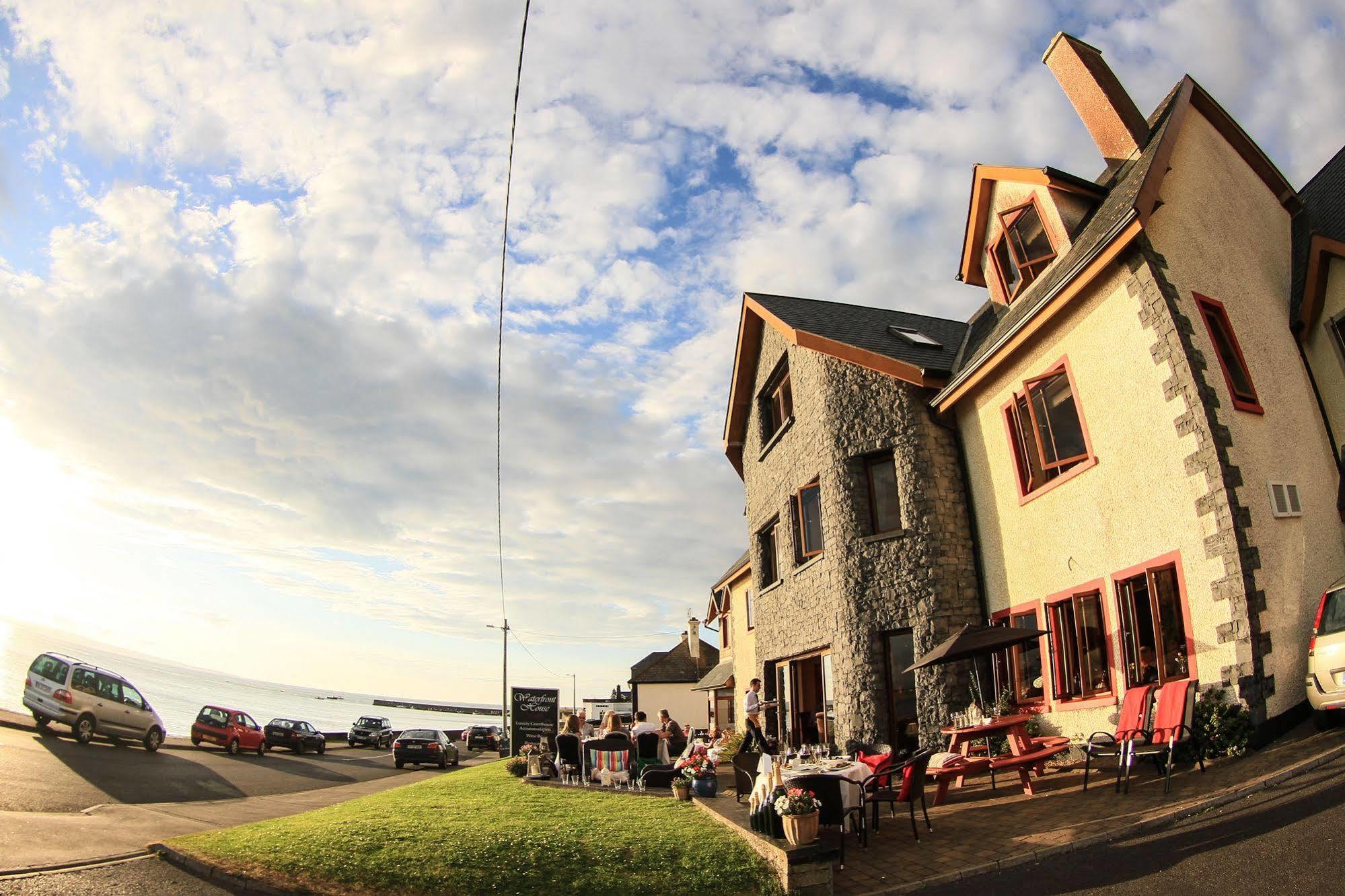 Hotel Waterfront House & Restaurant